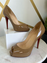 Christian Louboutin Size 38.5 Taupe Shoes