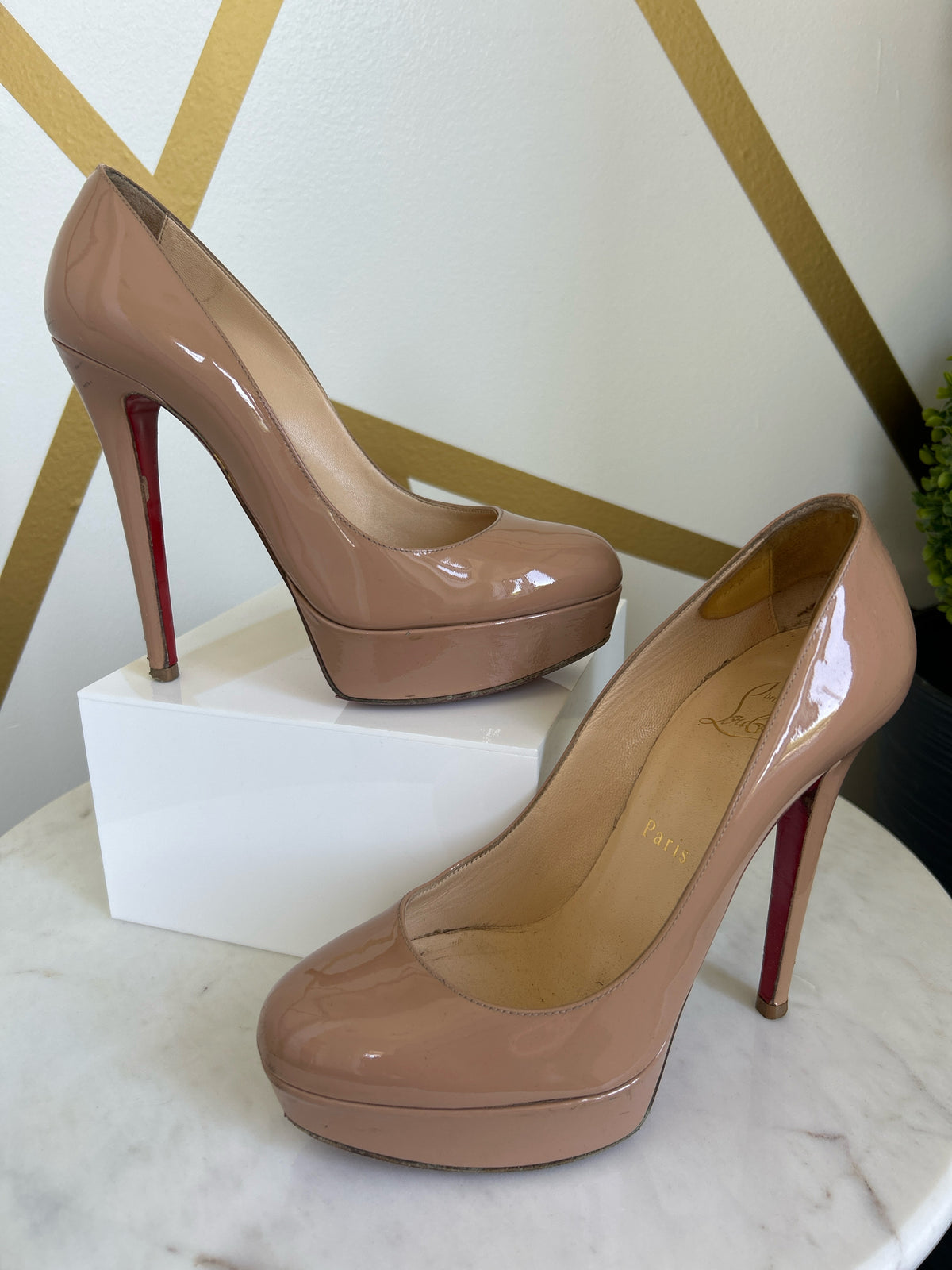 Christian Louboutin Size 37 Nude Shoes