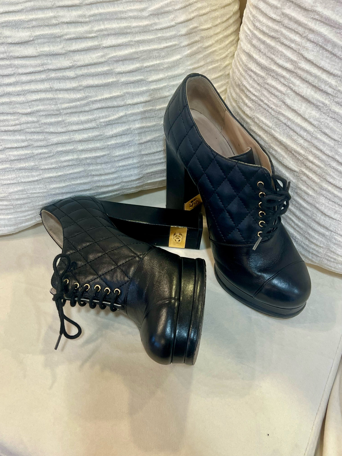 Chanel Size 39 Black Shoes